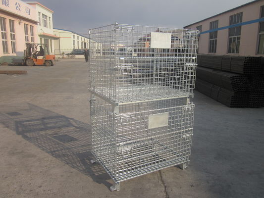 Wadah wire mesh digunakan untuk menyimpan barang di gudang