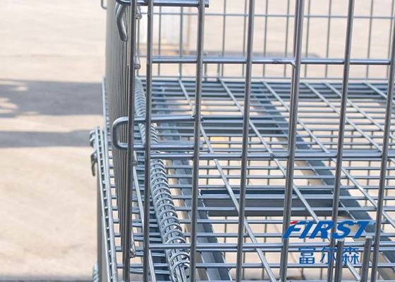 Wadah wire mesh digunakan untuk menyimpan barang di gudang